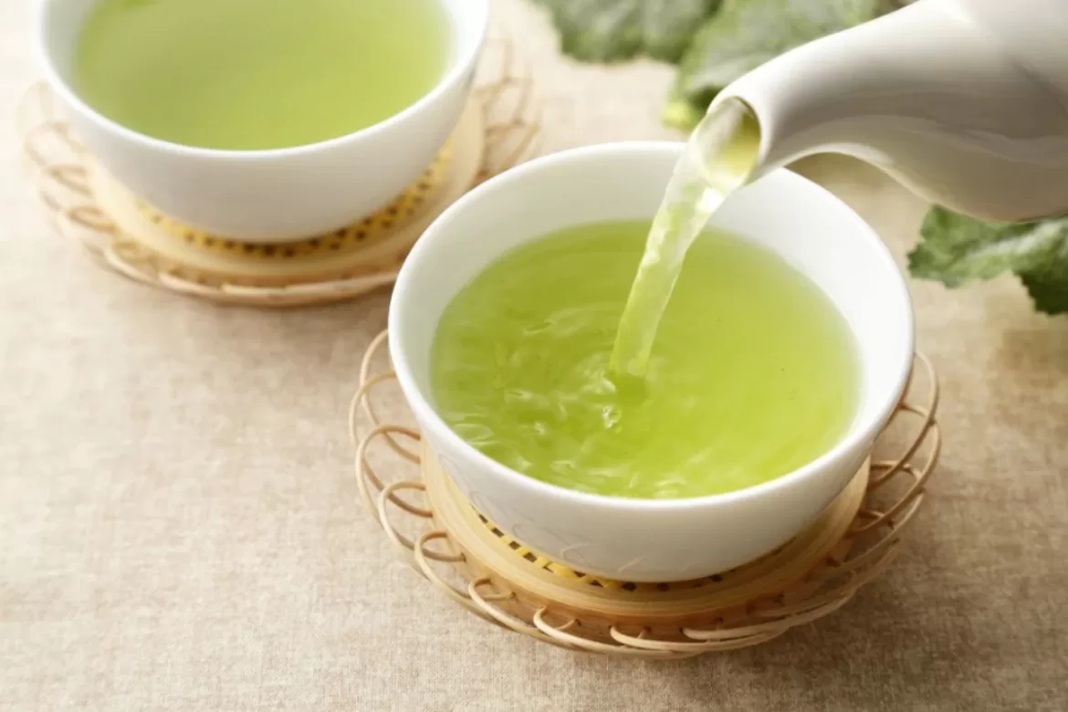 USE PARSLEY TEA TO SLIM USE PARSLEY TEA TO SLIM